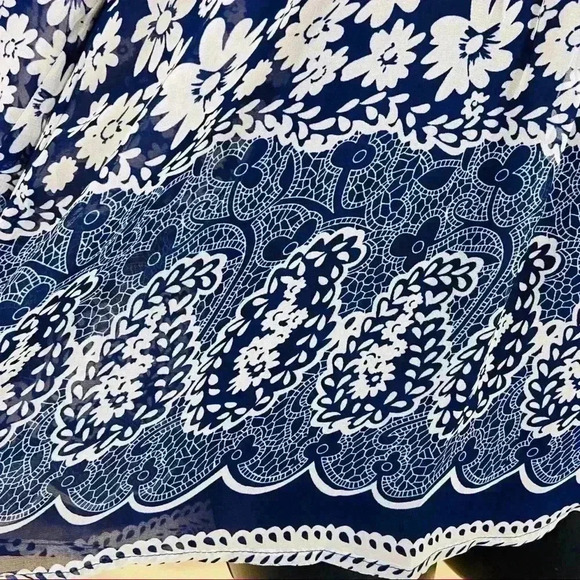 Altar’d State Blue Floral Print Long Sleeve Scoop Neck Blouse Size S - Picture 13 of 14